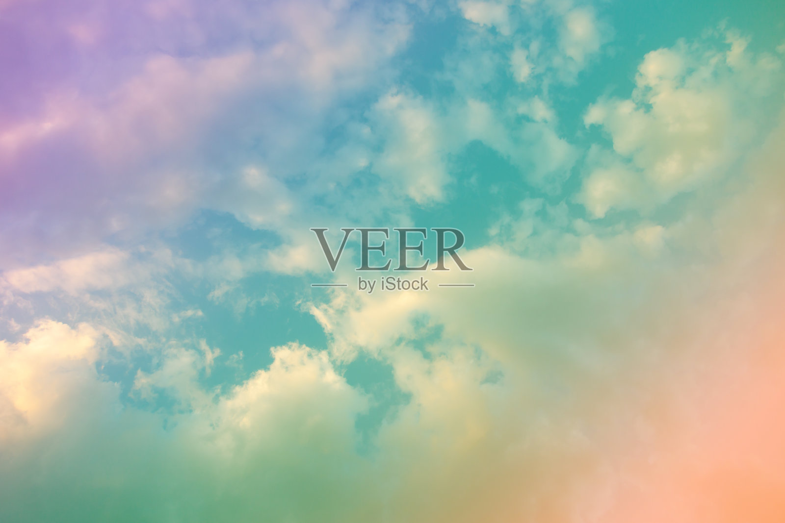 五彩缤纷的天空和云彩。照片摄影图片