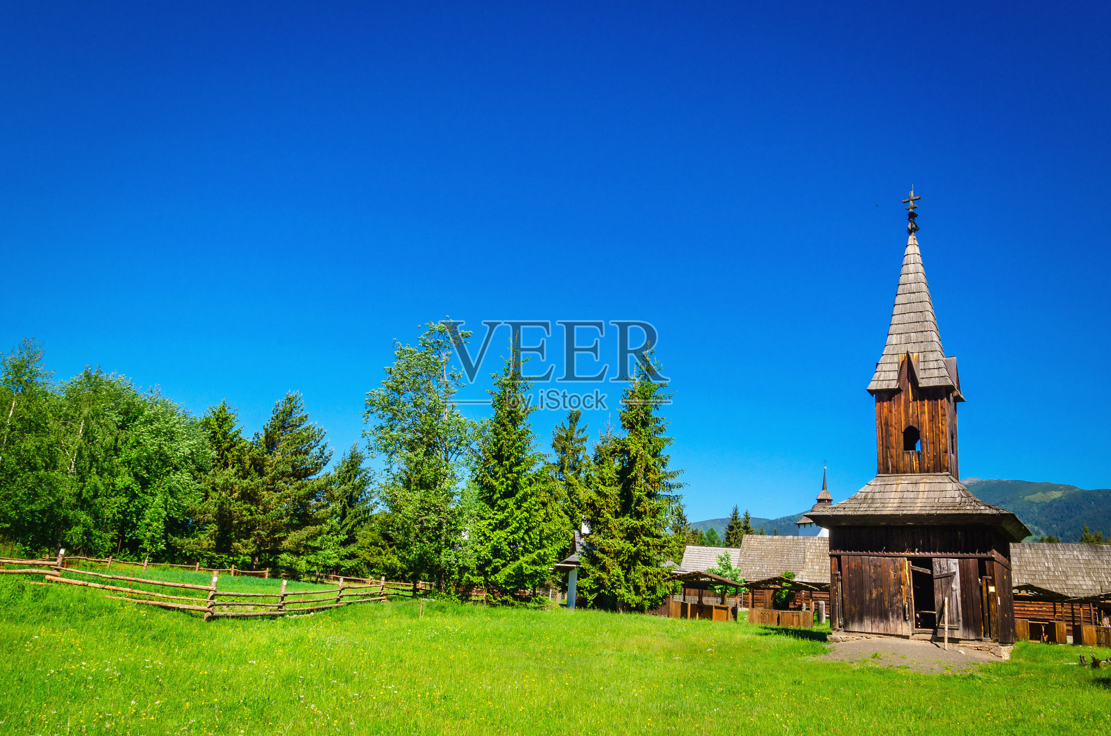 斯洛伐克露天博物馆的木制教堂照片摄影图片