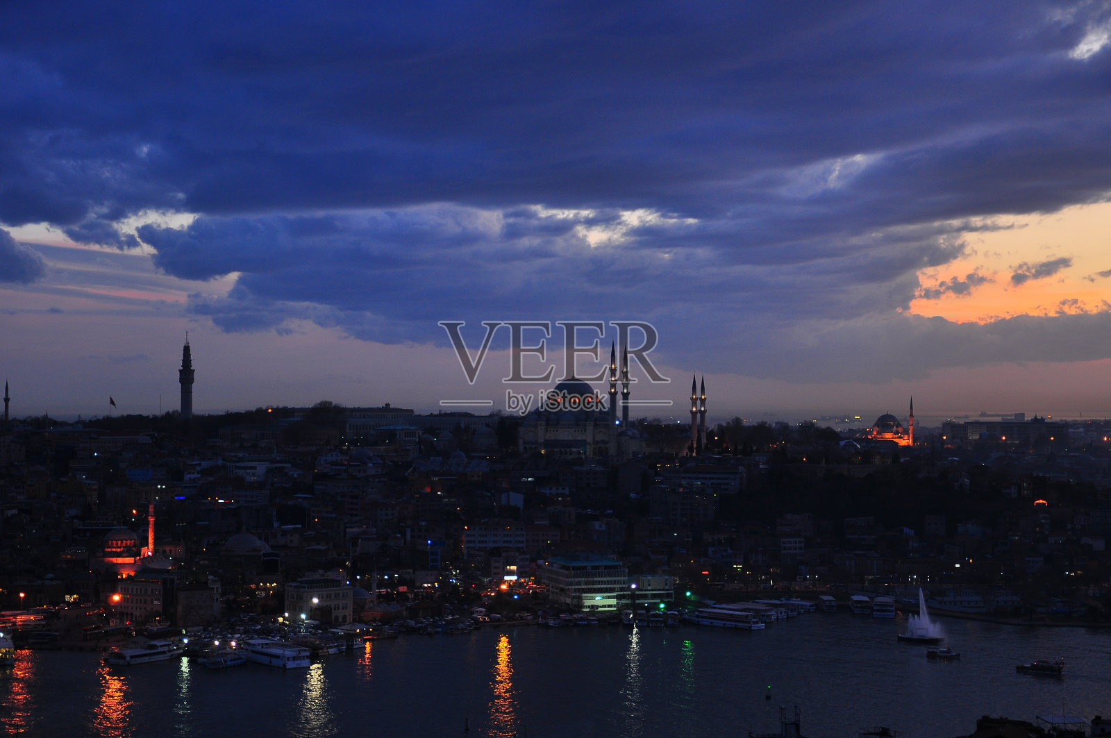 伊斯坦布尔是土耳其的首都，东部旅游城市。照片摄影图片