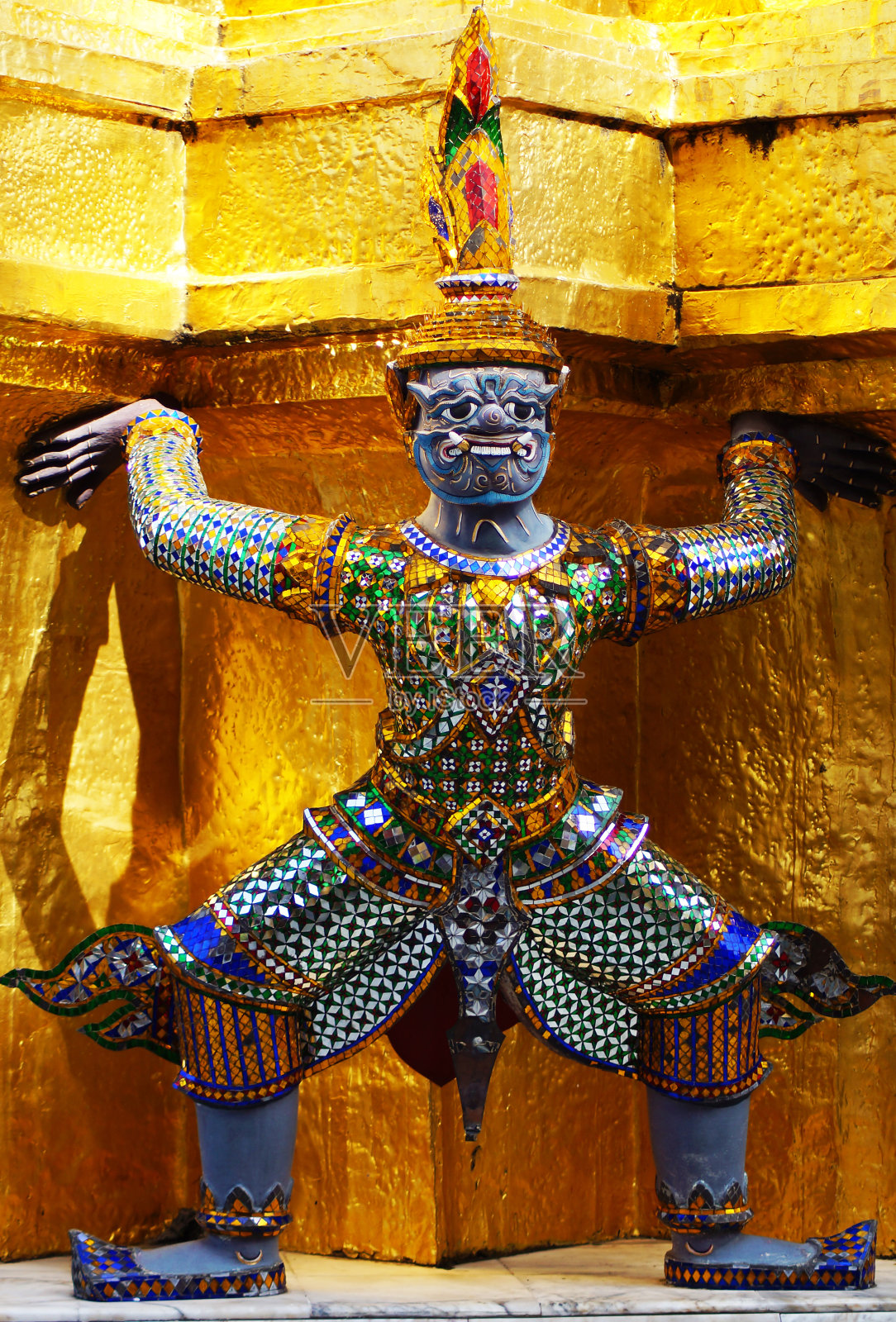 大宫中巨人照片摄影图片