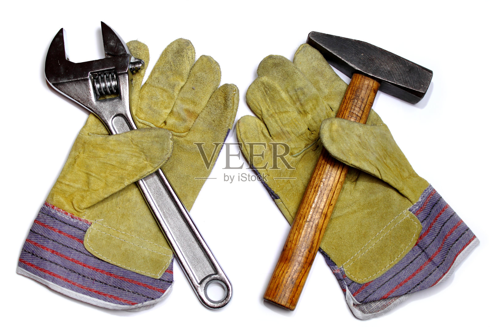 锤子、扳手和工作手套照片摄影图片
