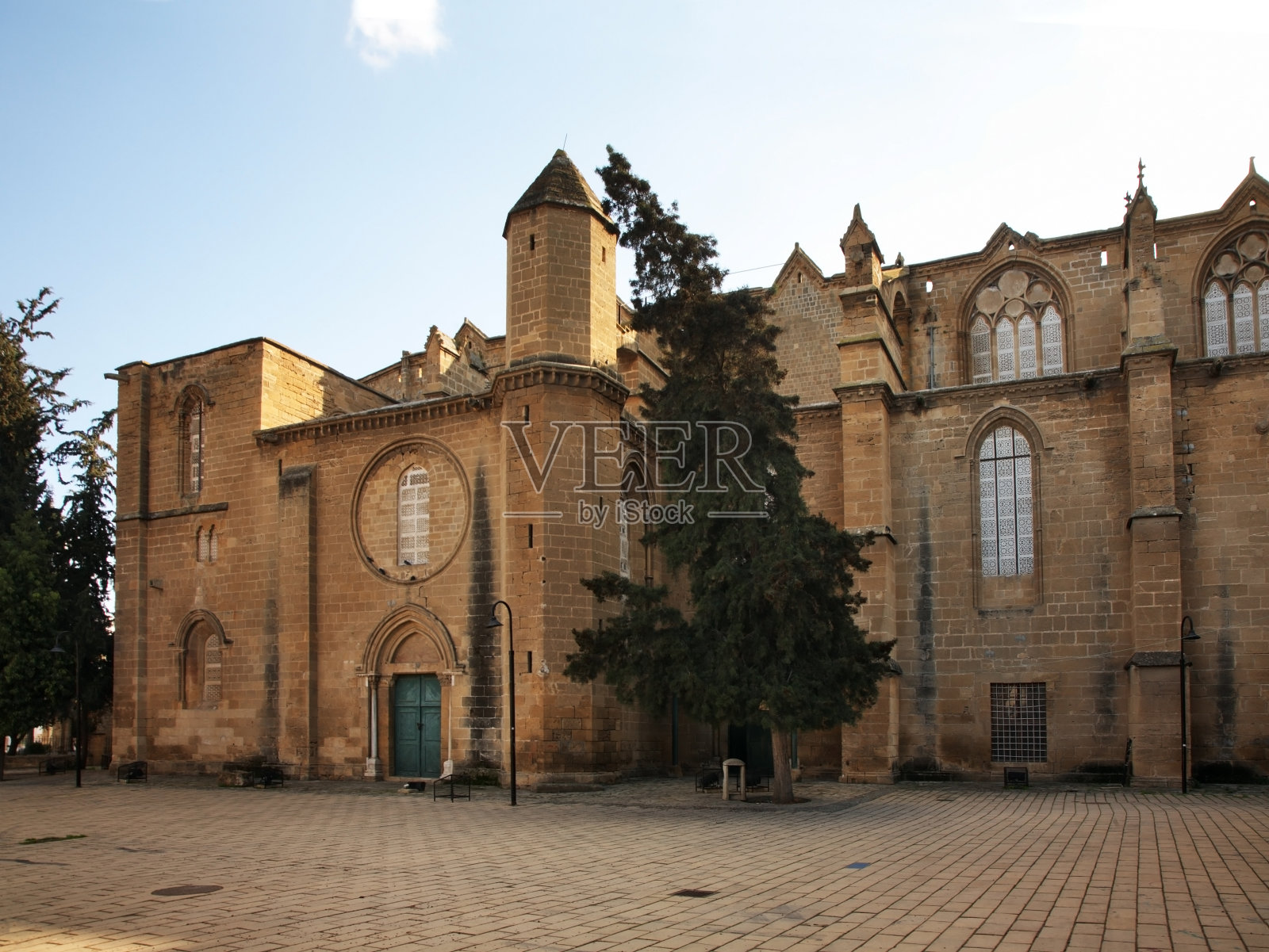 尼科西亚的塞利米耶清真寺(圣索菲亚大教堂)。塞浦路斯照片摄影图片