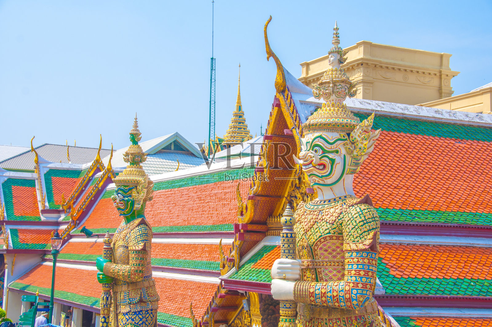 泰国曼谷，大皇宫玉佛寺的巨魔守护者。照片摄影图片