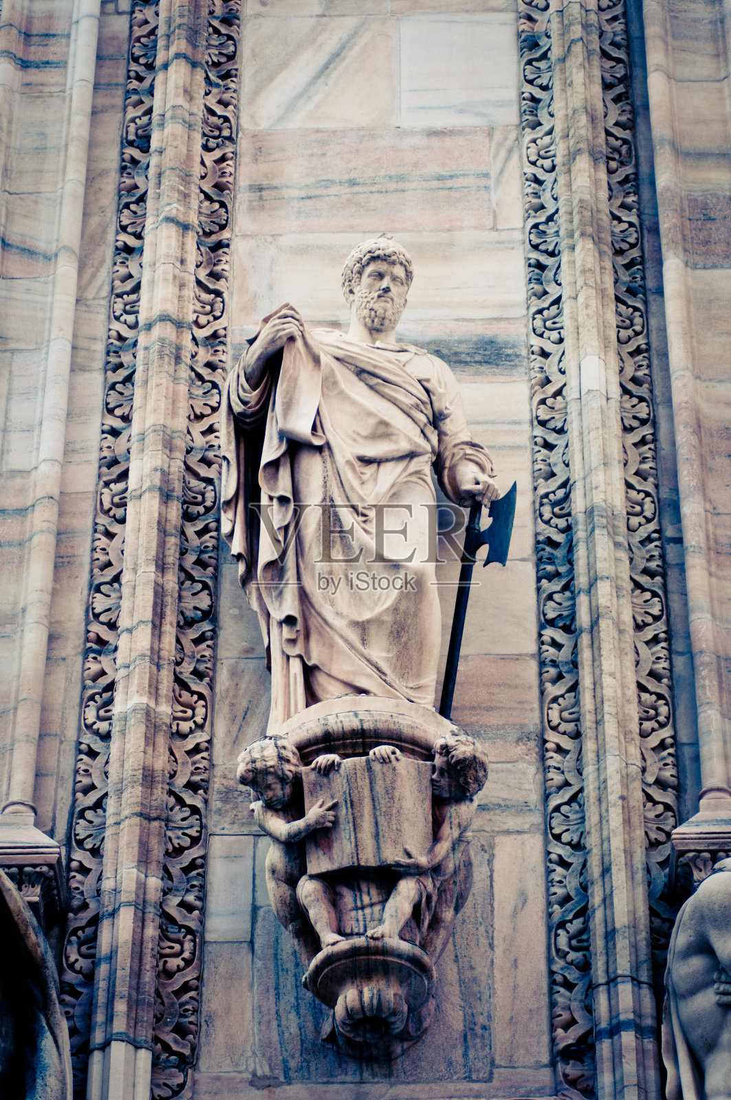 米兰大教堂的雕像照片摄影图片