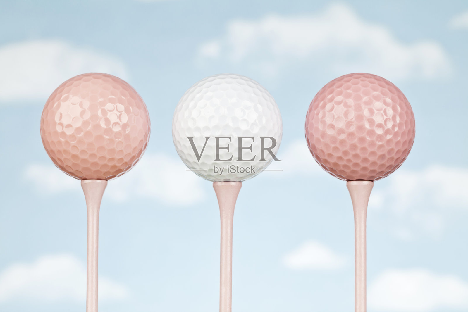 关注乳腺癌粉色高尔夫球照片摄影图片