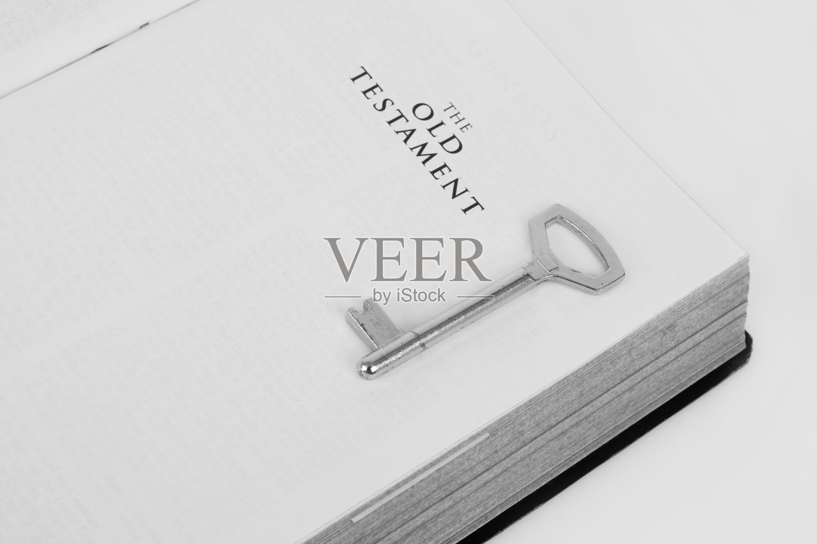 圣经和关键照片摄影图片
