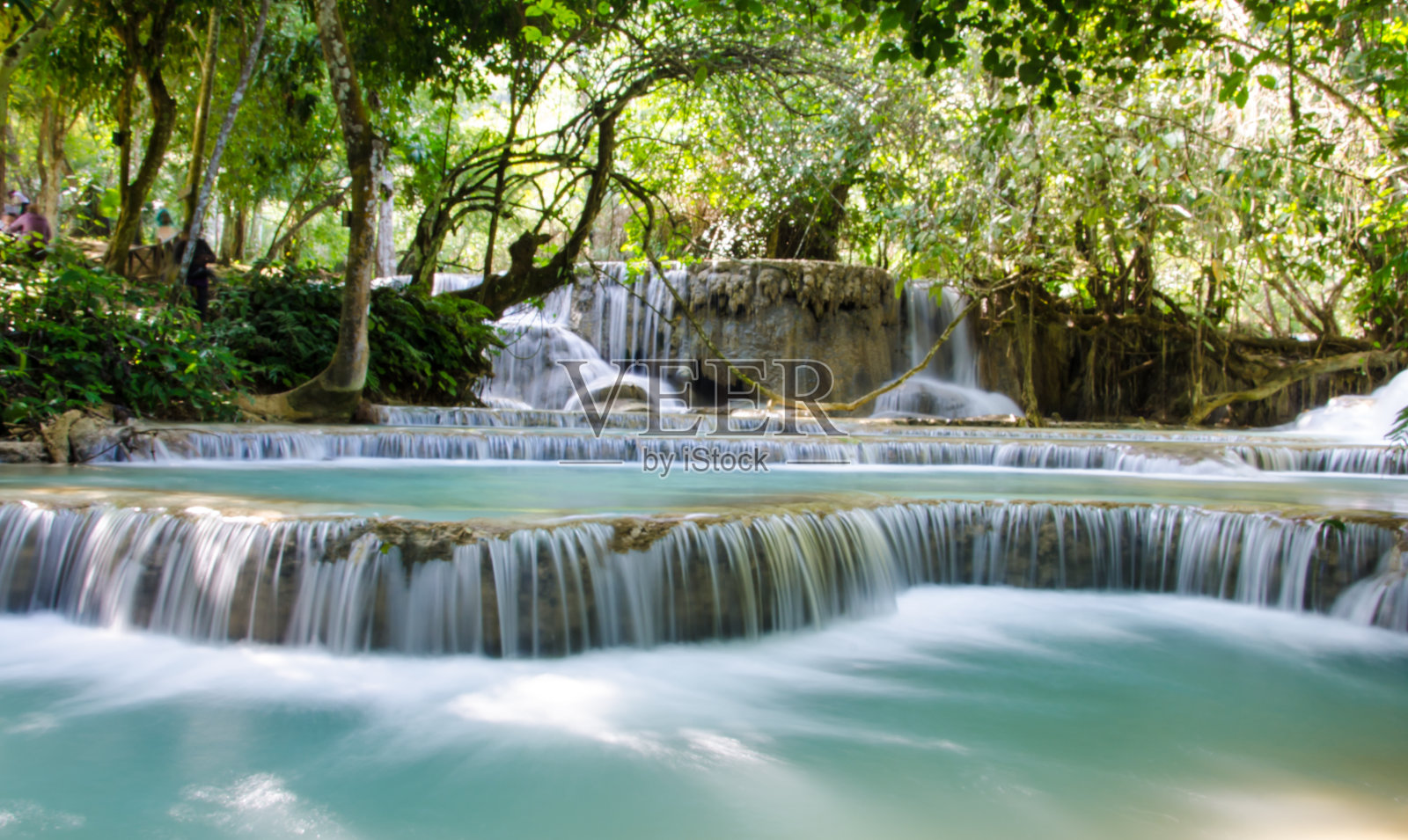 塔德光斯里瀑布，琅勃拉邦省，罗亚。照片摄影图片