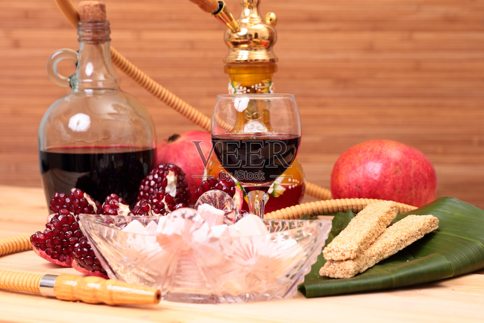 水烟，酒和糖果照片摄影图片