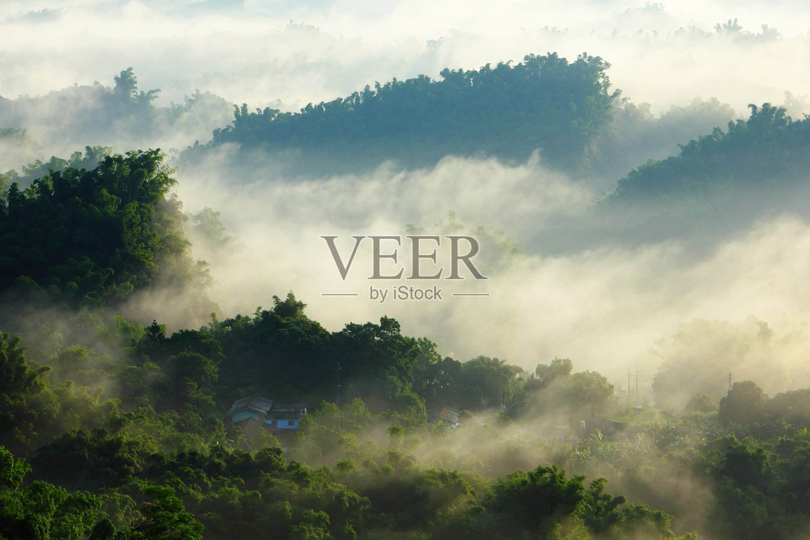 山间别墅照片摄影图片