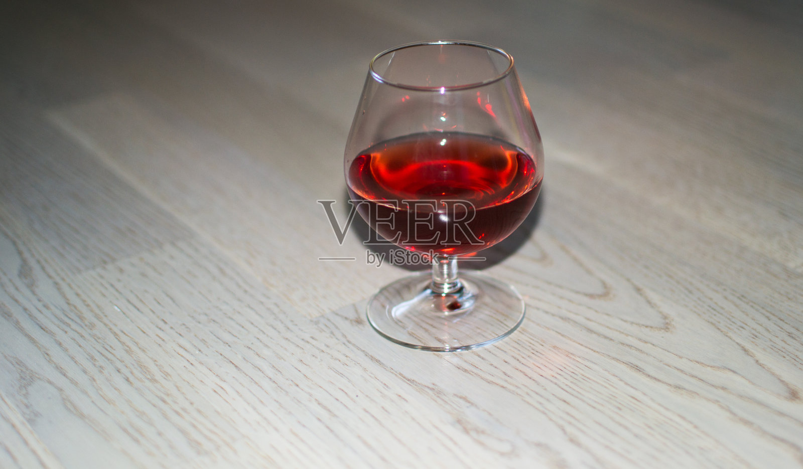 一杯酒照片摄影图片