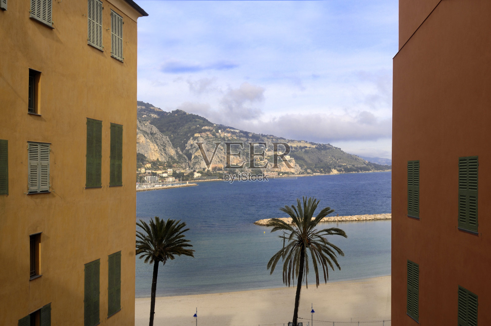 海滩，曼东，法国里维埃拉照片摄影图片