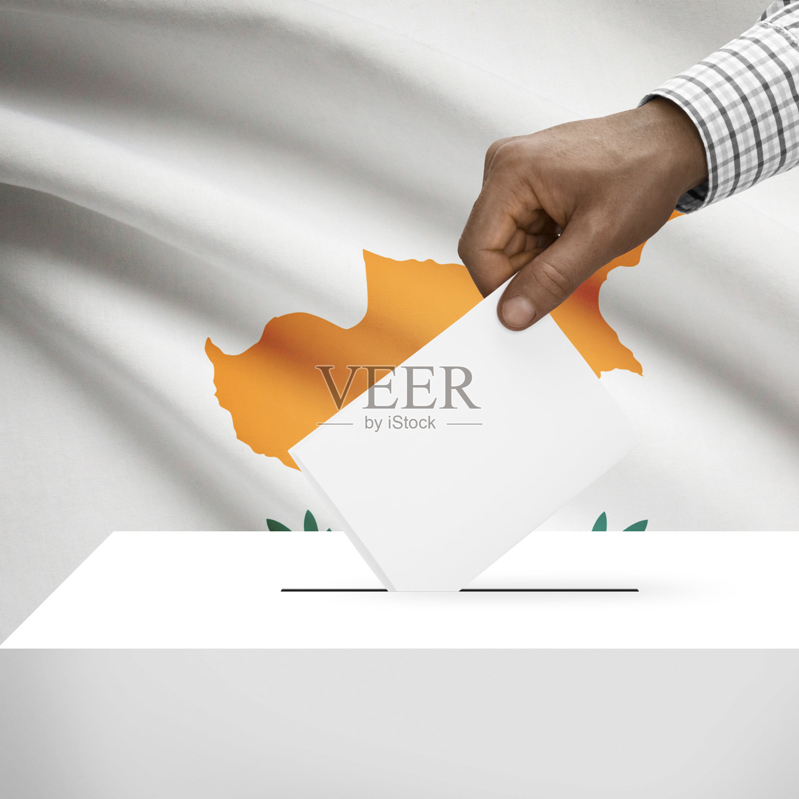 带有塞浦路斯国旗背景的投票箱系列照片摄影图片