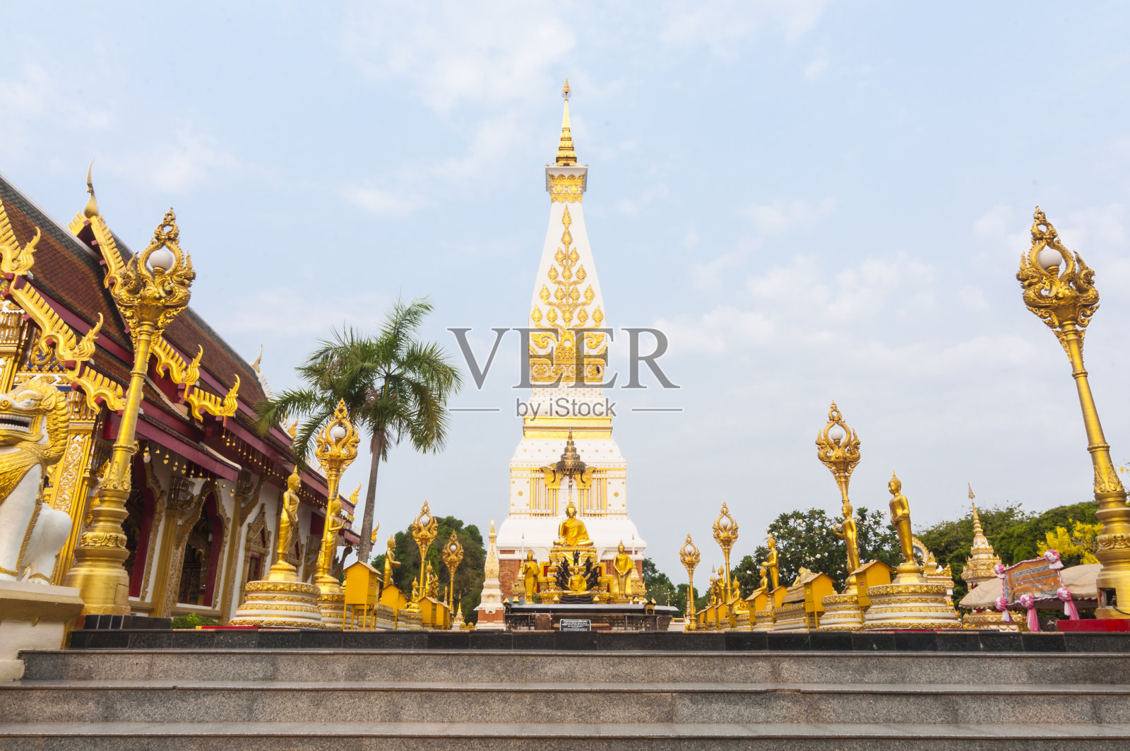 宝塔仰天俯视图照片摄影图片