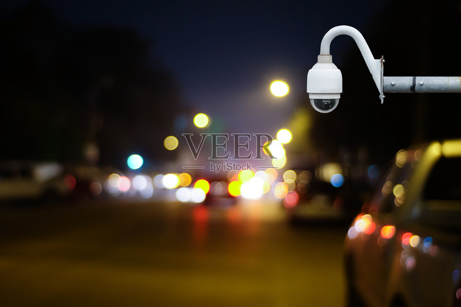 在交通道路上运行的闭路电视摄像机或监视器照片摄影图片