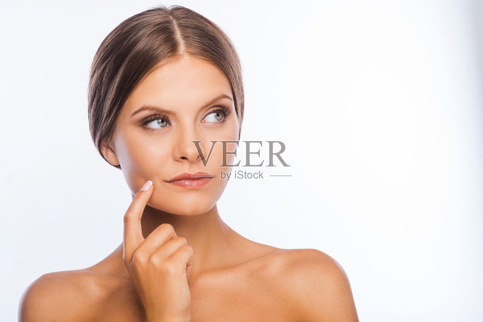 深思熟虑的美。照片摄影图片