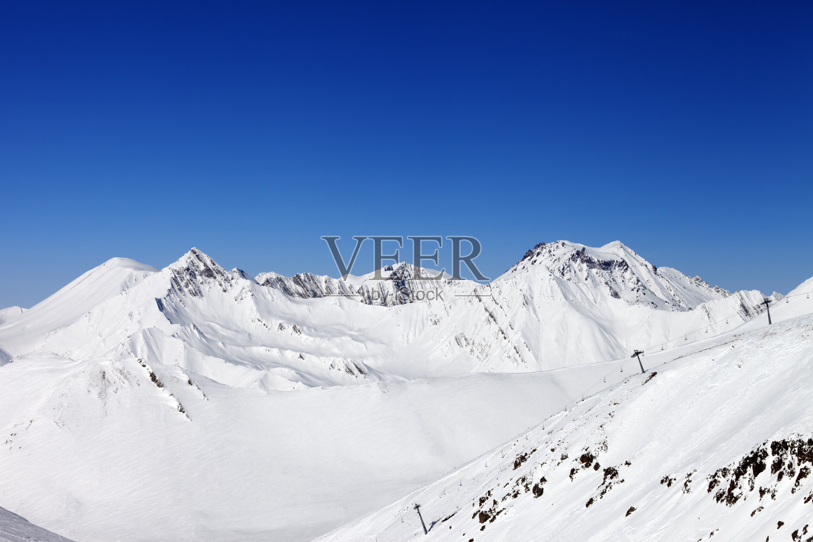 索道和非滑雪道，格鲁吉亚高加索山脉照片摄影图片