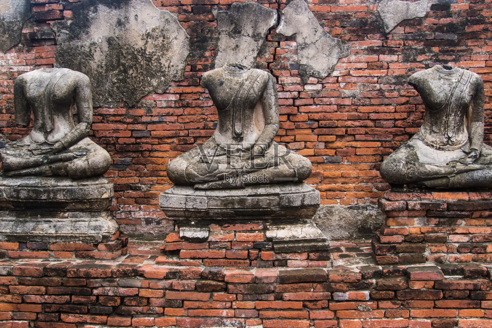 泰国古代佛像受损照片摄影图片