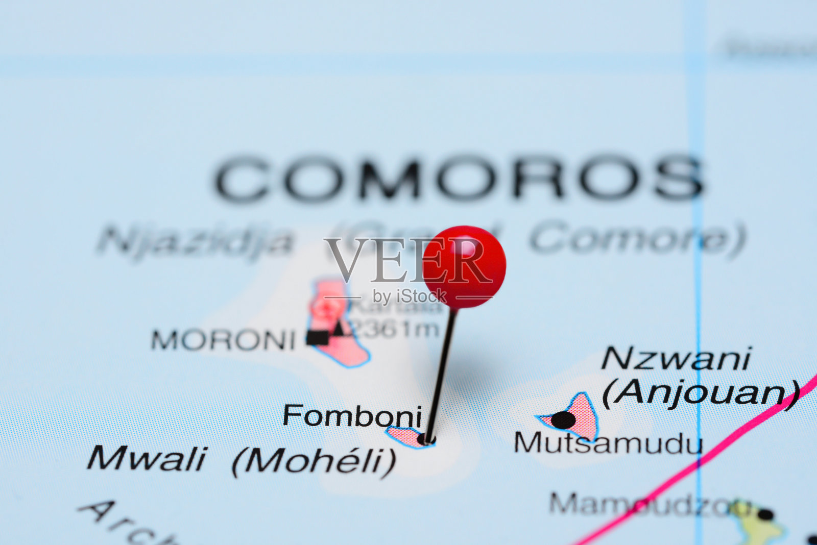 Fomboni钉在非洲地图上照片摄影图片