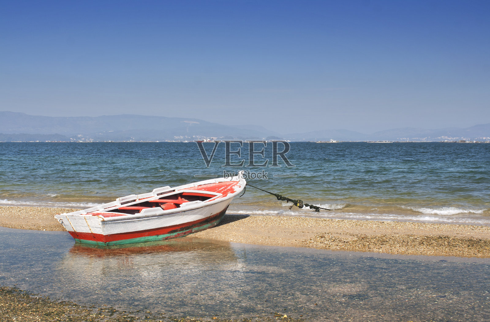 风中的船照片摄影图片