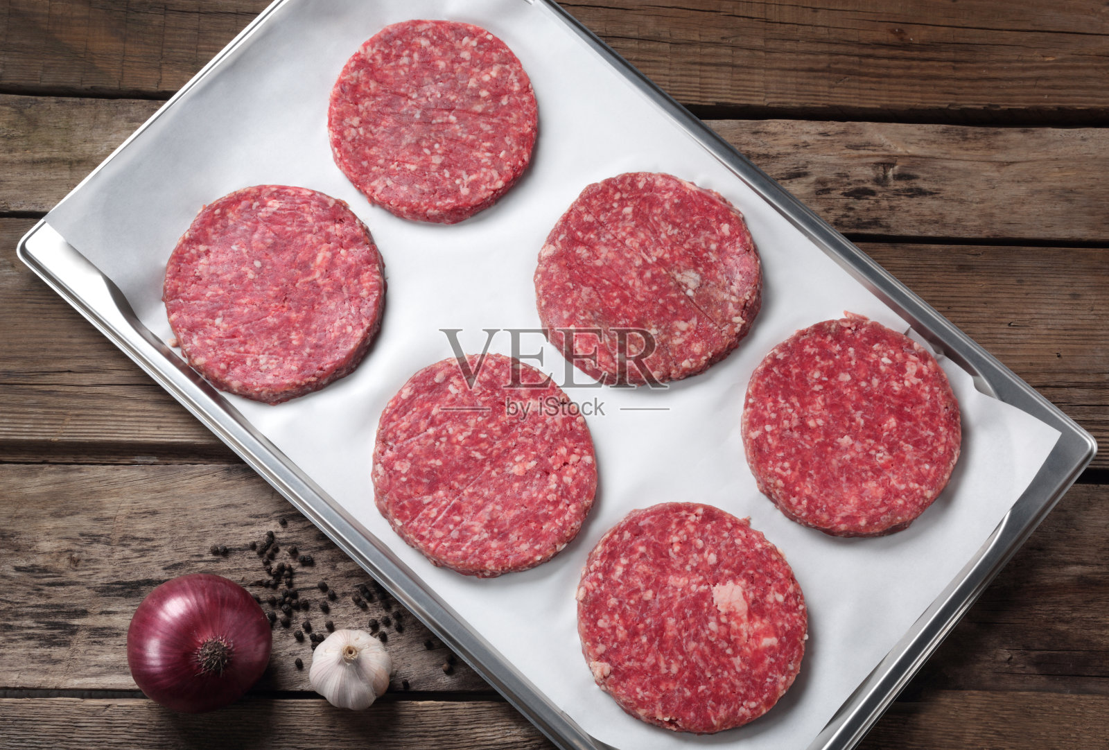 盘上的碎肉饼照片摄影图片