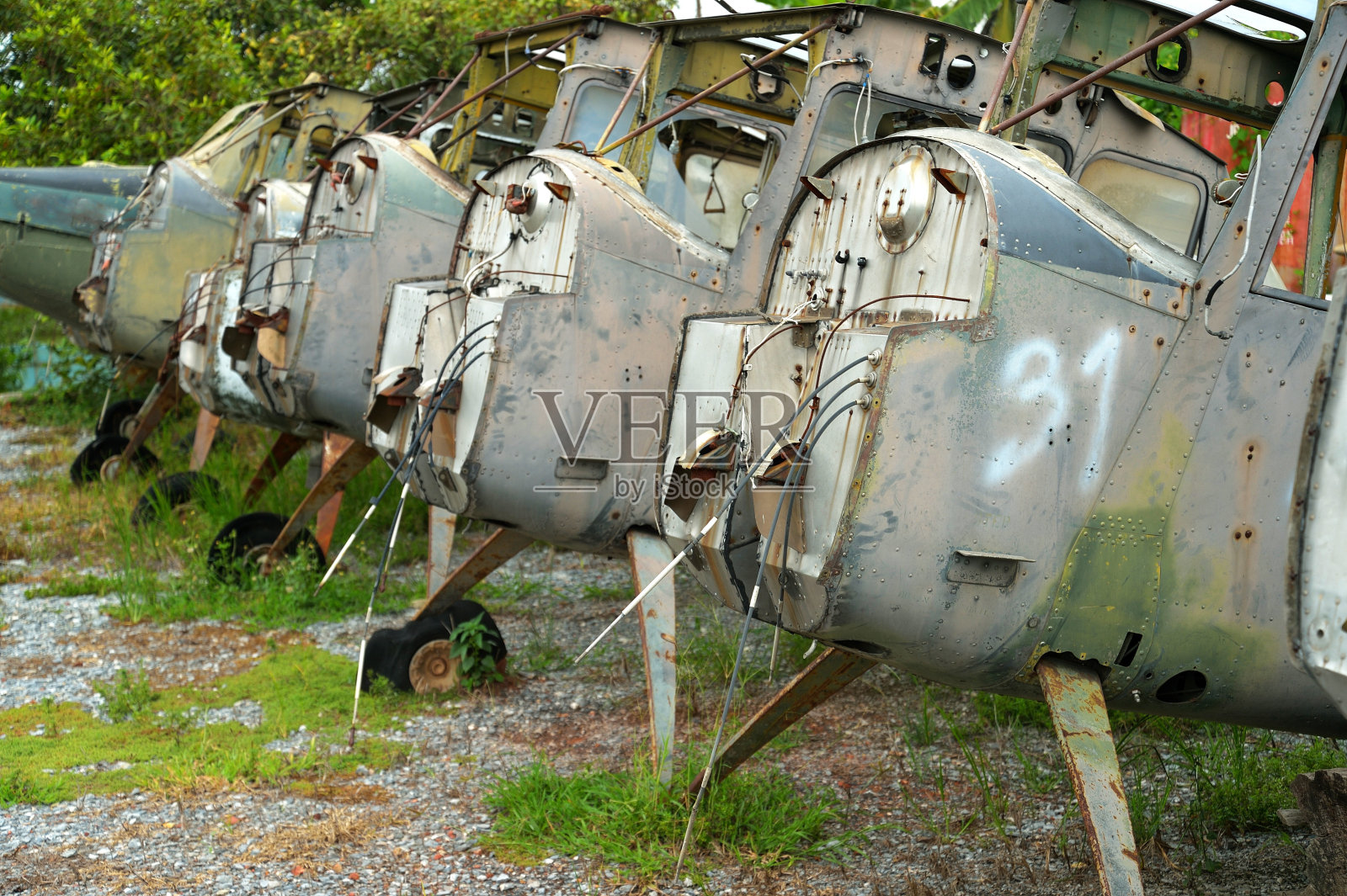老直升机被遗弃照片摄影图片