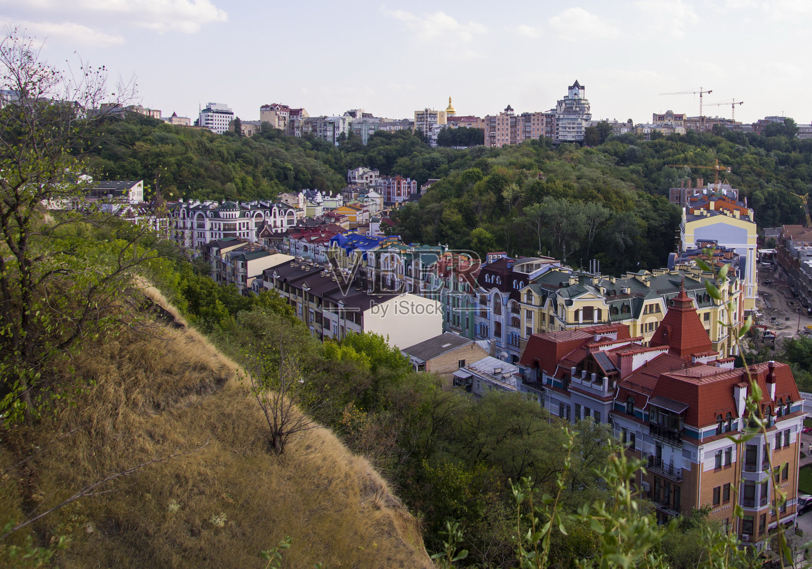 乌克兰基辅的彩色小建筑摄于夏天照片摄影图片