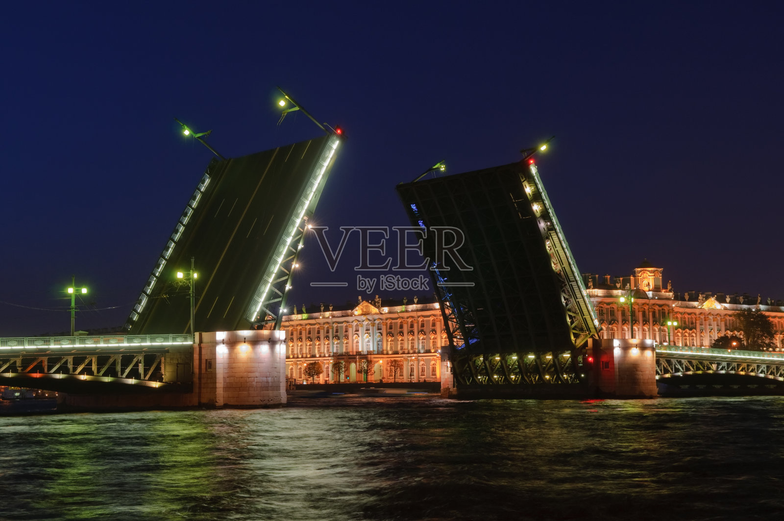 俄罗斯圣彼得堡，吊桥照片摄影图片