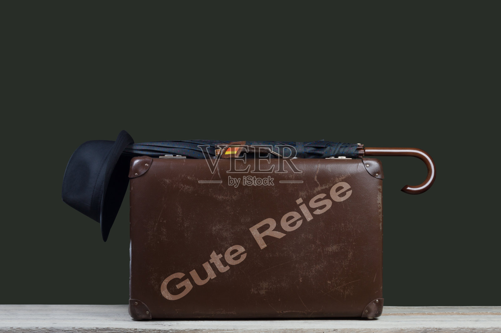 行李;行李箱;雨伞和帽子;照片摄影图片