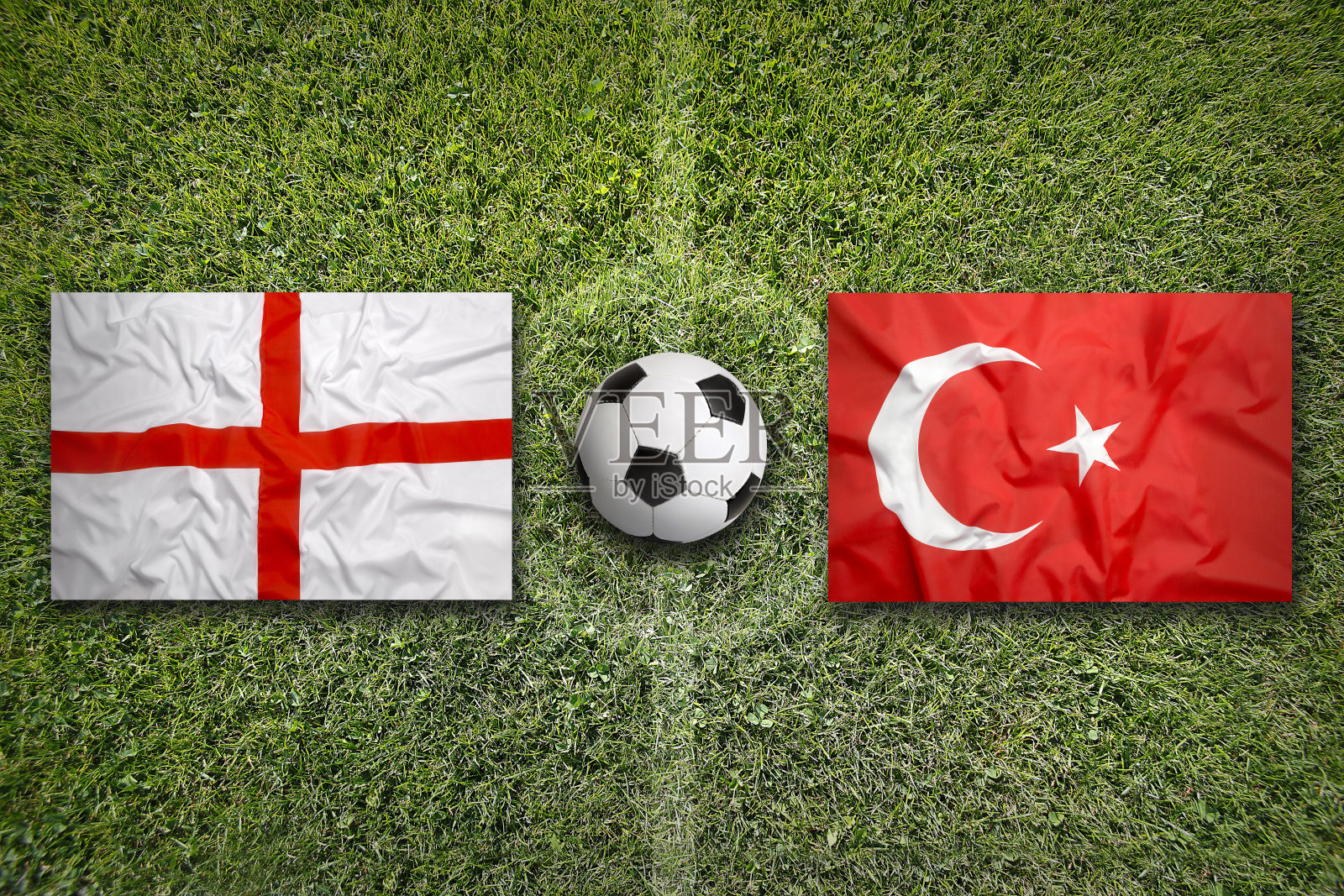 英格兰对土耳其在足球场上飘扬着旗帜照片摄影图片