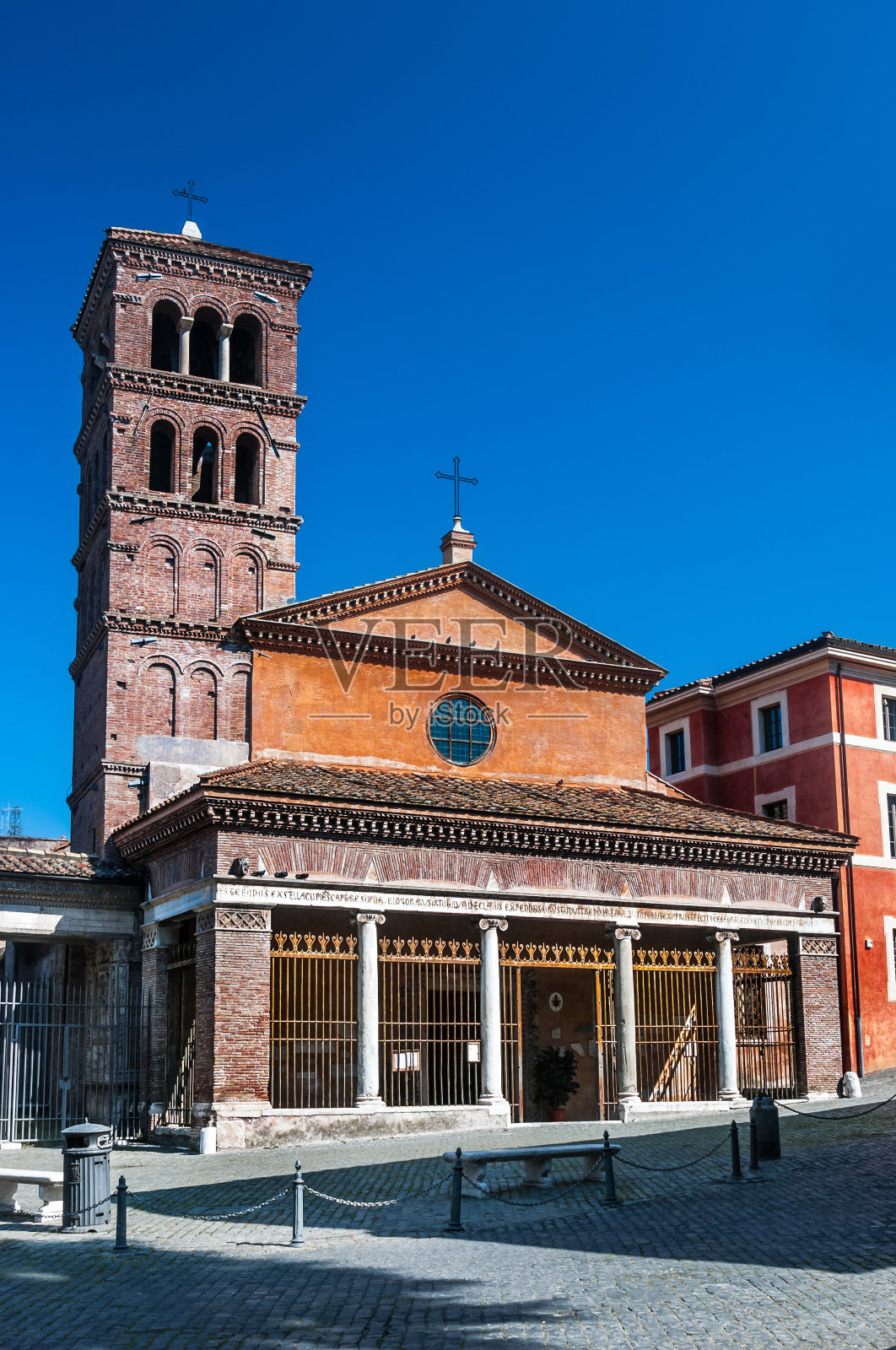 罗马，维拉布罗的圣乔治教堂照片摄影图片