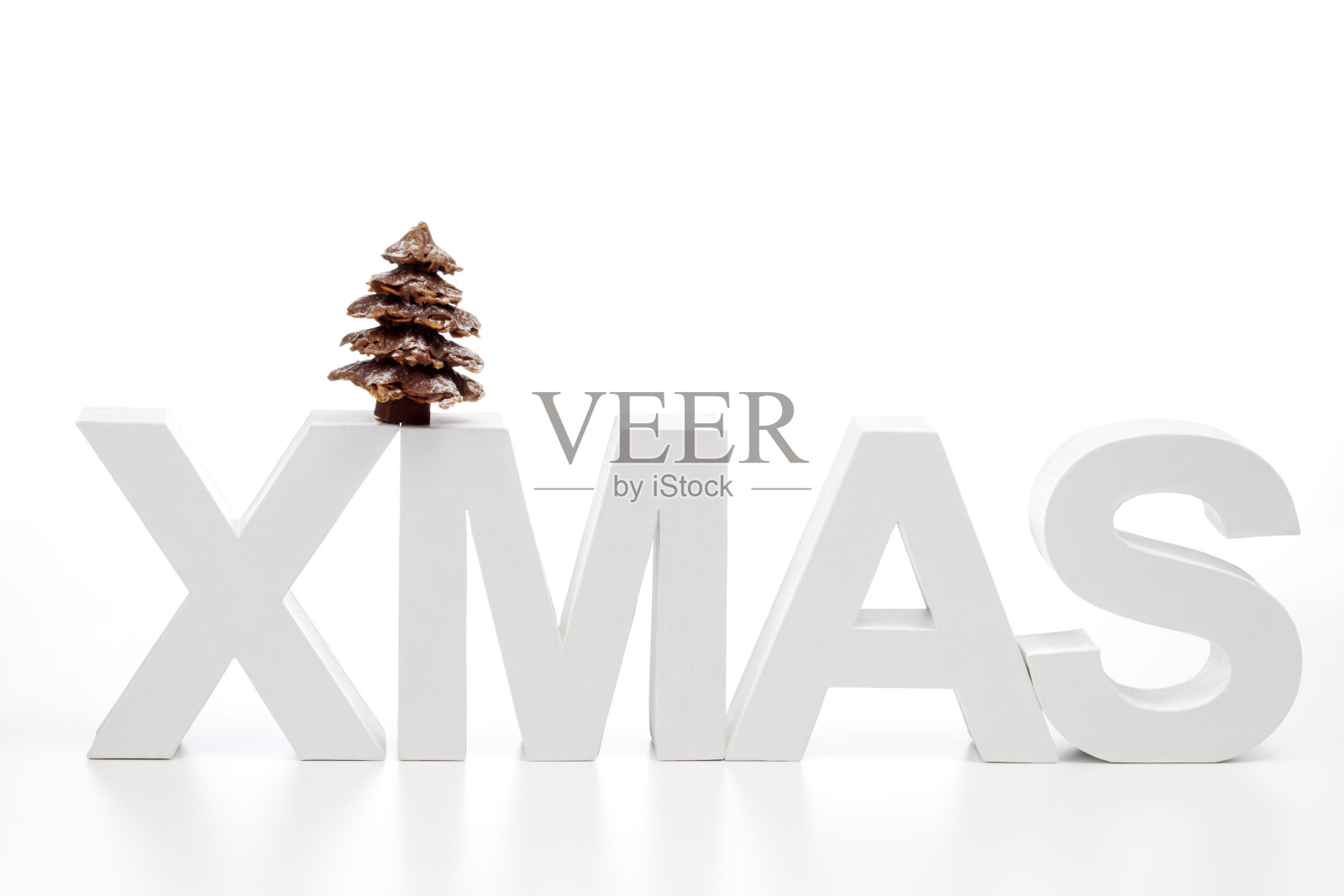 大写字母，单词圣诞，巧克力圣诞树照片摄影图片