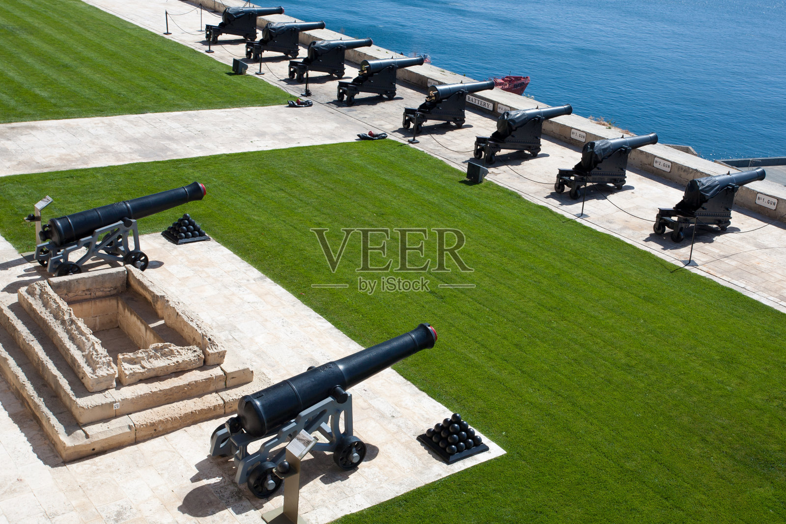 行礼的电池照片摄影图片