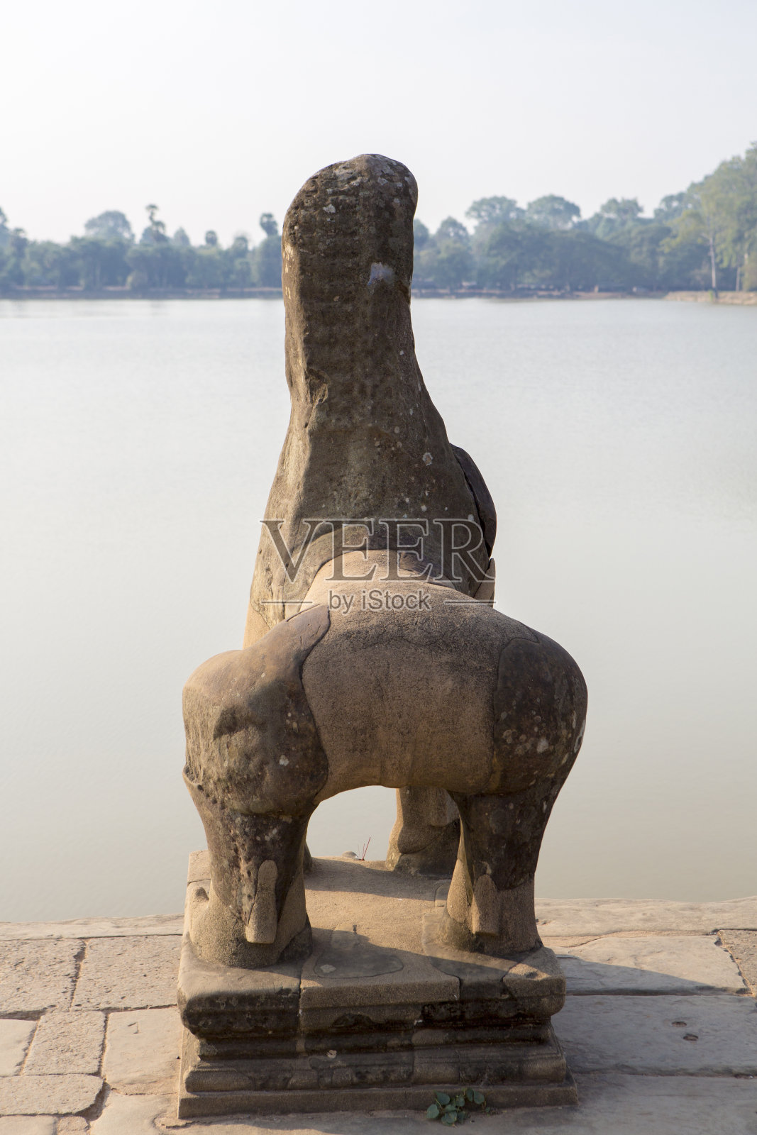 吴哥窟寺庙中的狮子雕塑。柬埔寨照片摄影图片