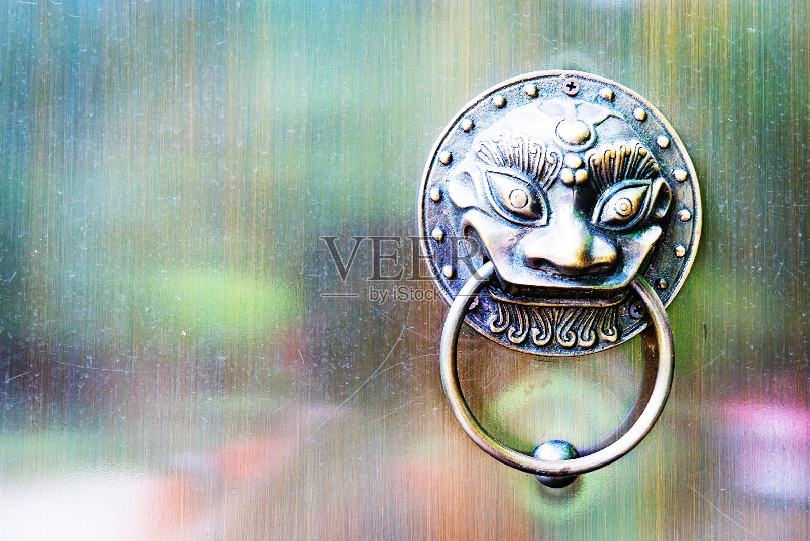 中国古典建筑门环，动物雕塑与inte照片摄影图片