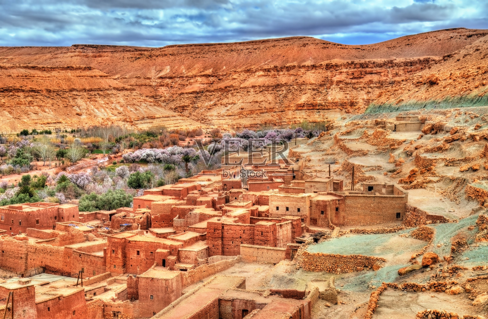 摩洛哥高阿特拉斯山脉Asif Ounila山谷的村庄照片摄影图片