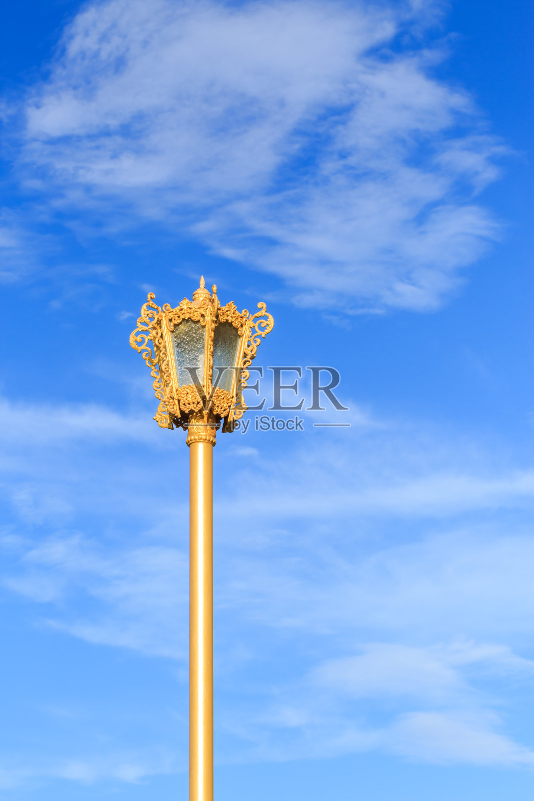 传统泰式灰泥金漆图案装饰路灯照片摄影图片