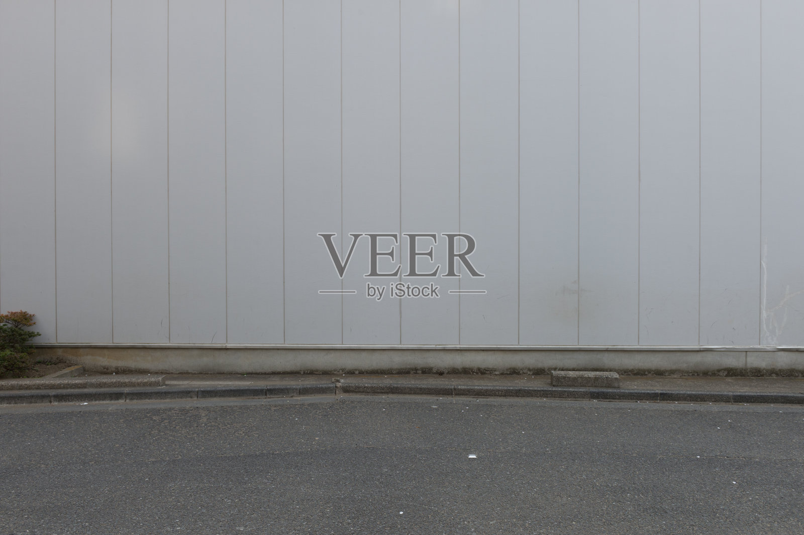 城市里的大广告牌照片摄影图片