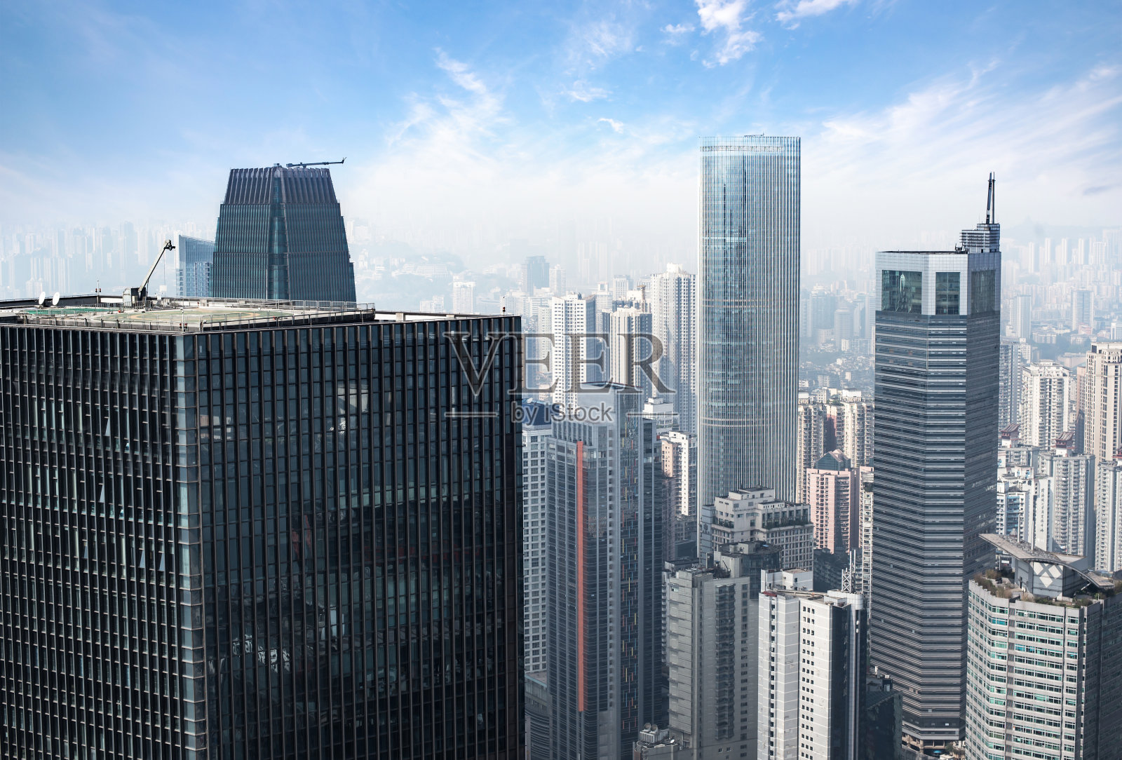 云中重庆的城市景观和天际线照片摄影图片