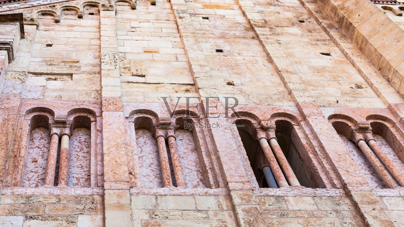 维罗纳圣芝诺大教堂的户外墙照片摄影图片