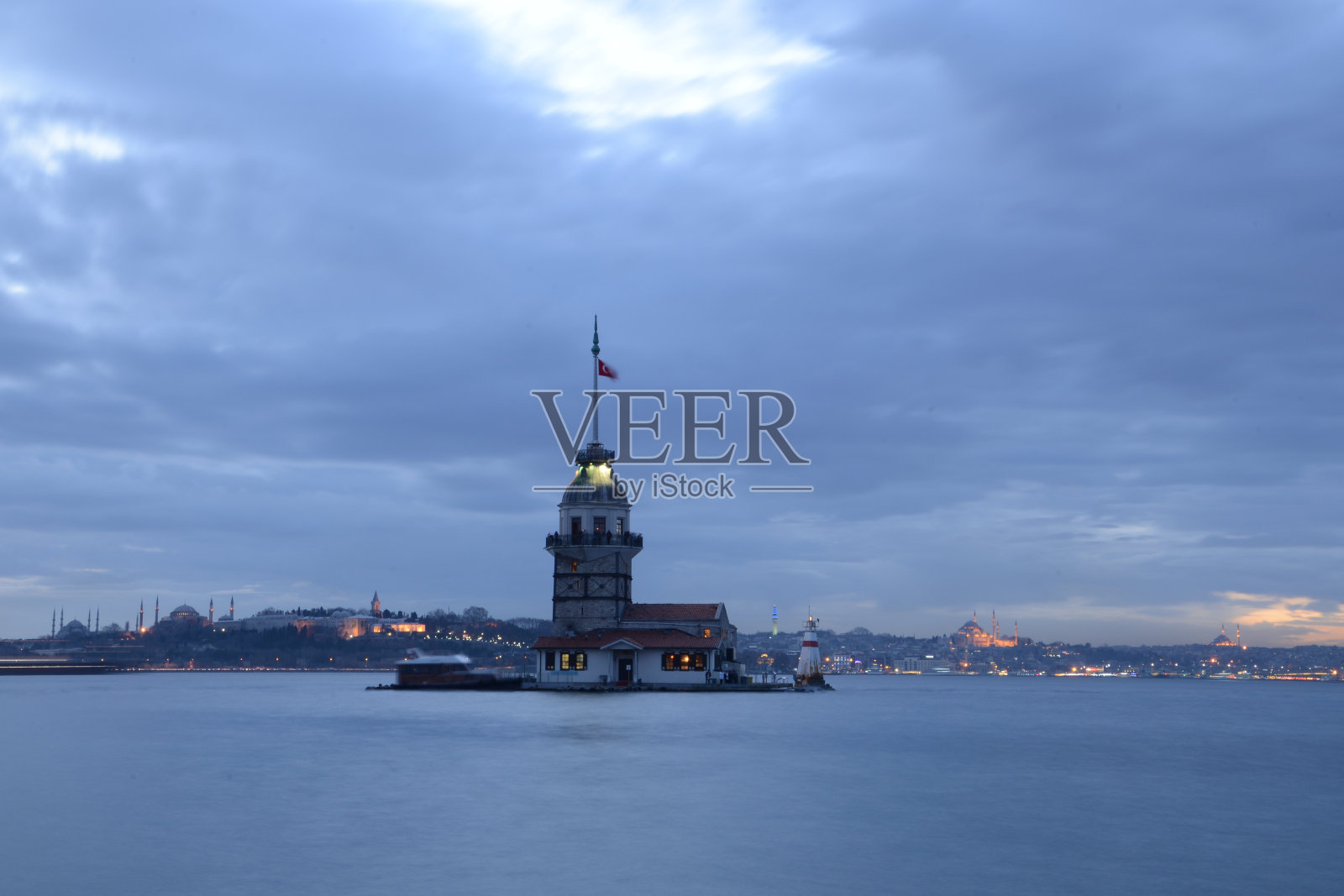 少女的塔照片摄影图片