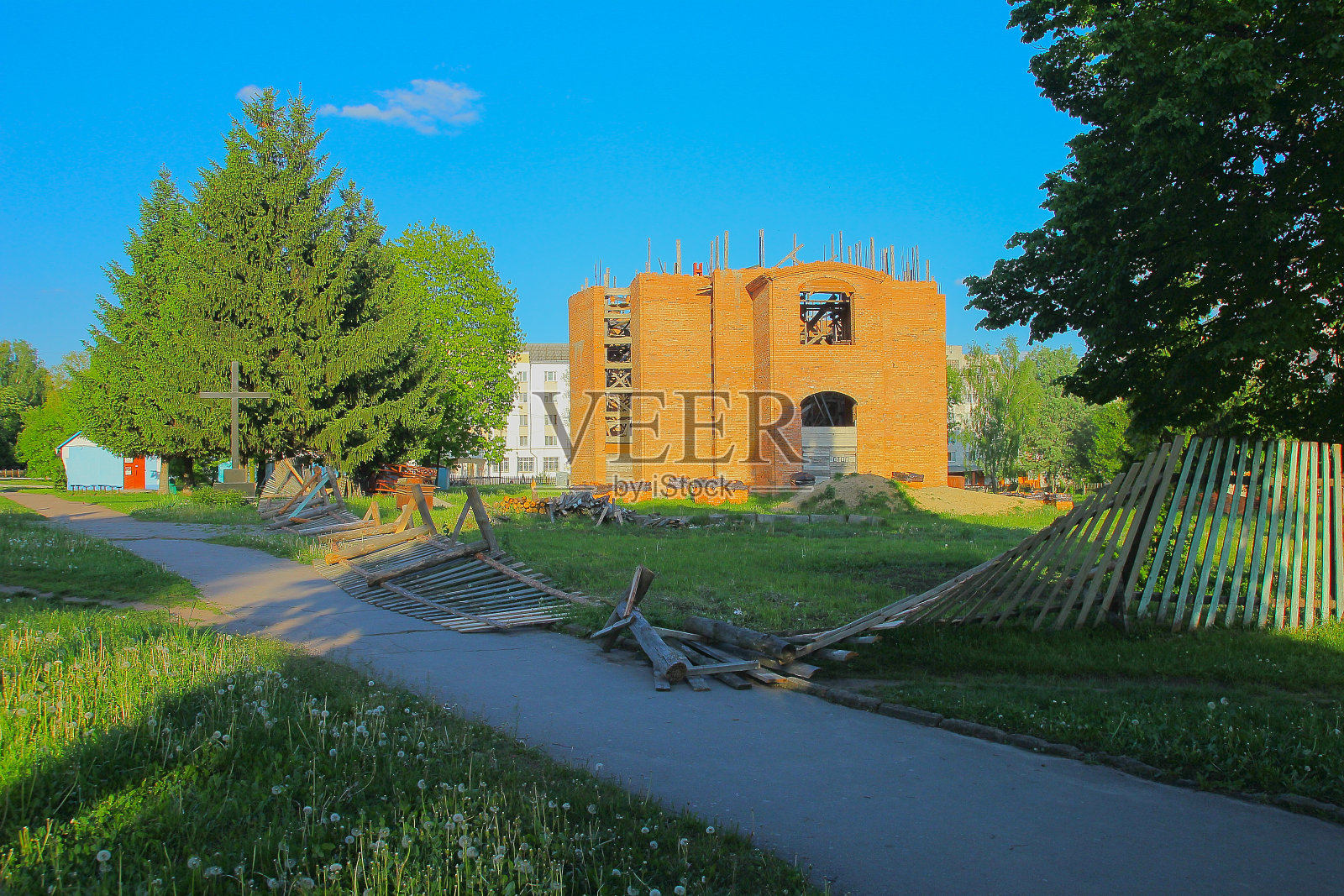 破教堂尖塔的剪影照片摄影图片