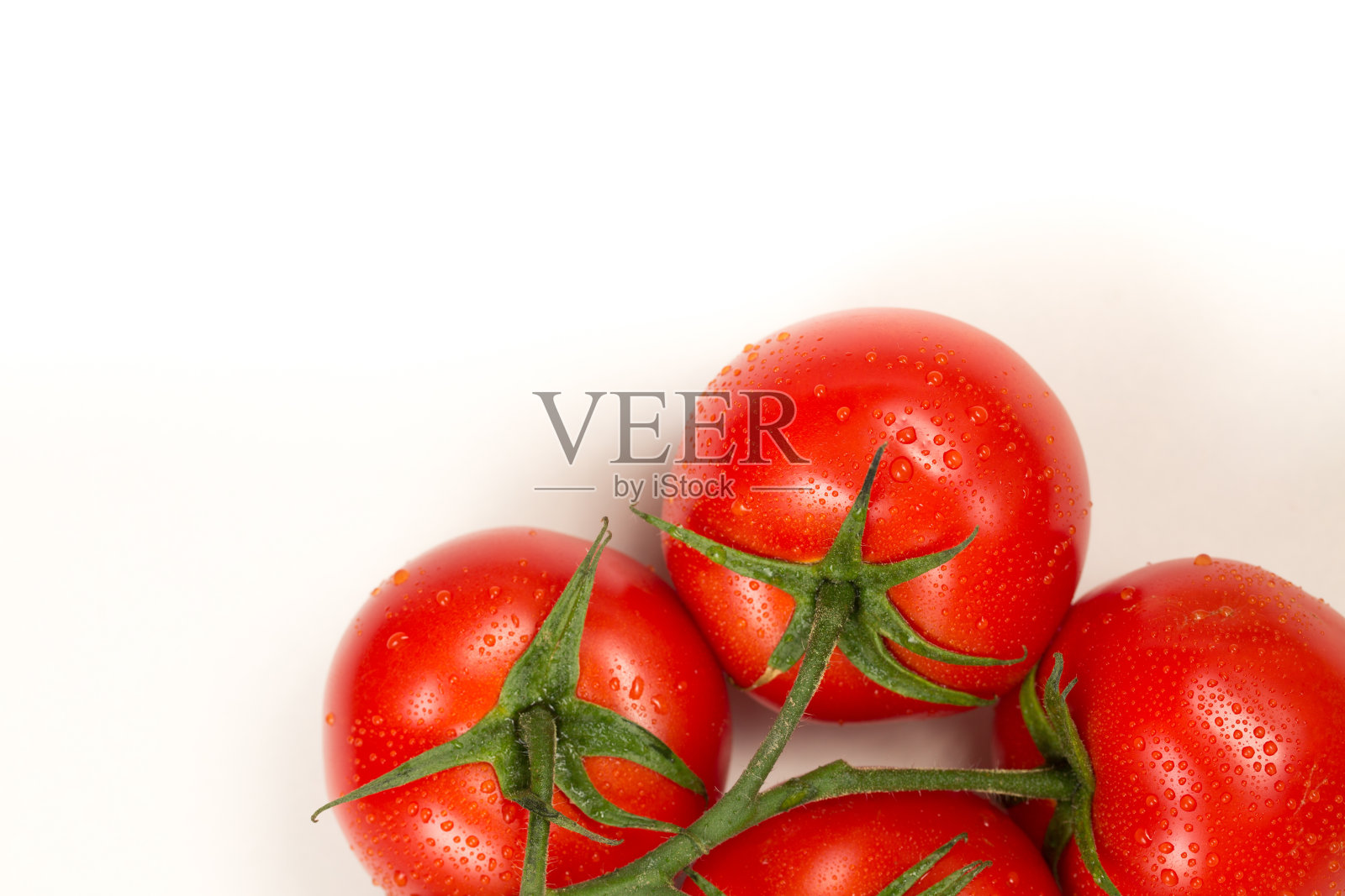 鲜红的番茄孤立在白色背景上照片摄影图片