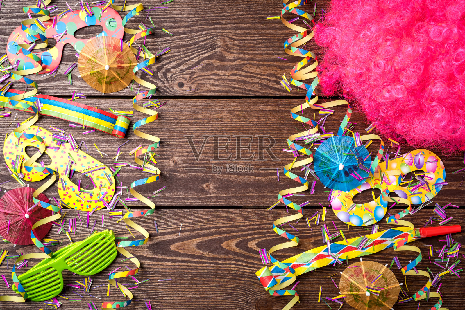 五彩缤纷的派对背景木桌照片摄影图片