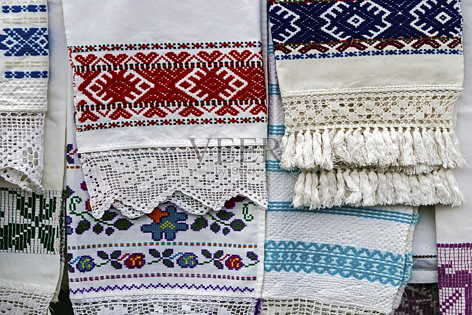 材料和罗马尼亚传统港口特有的刺绣照片摄影图片