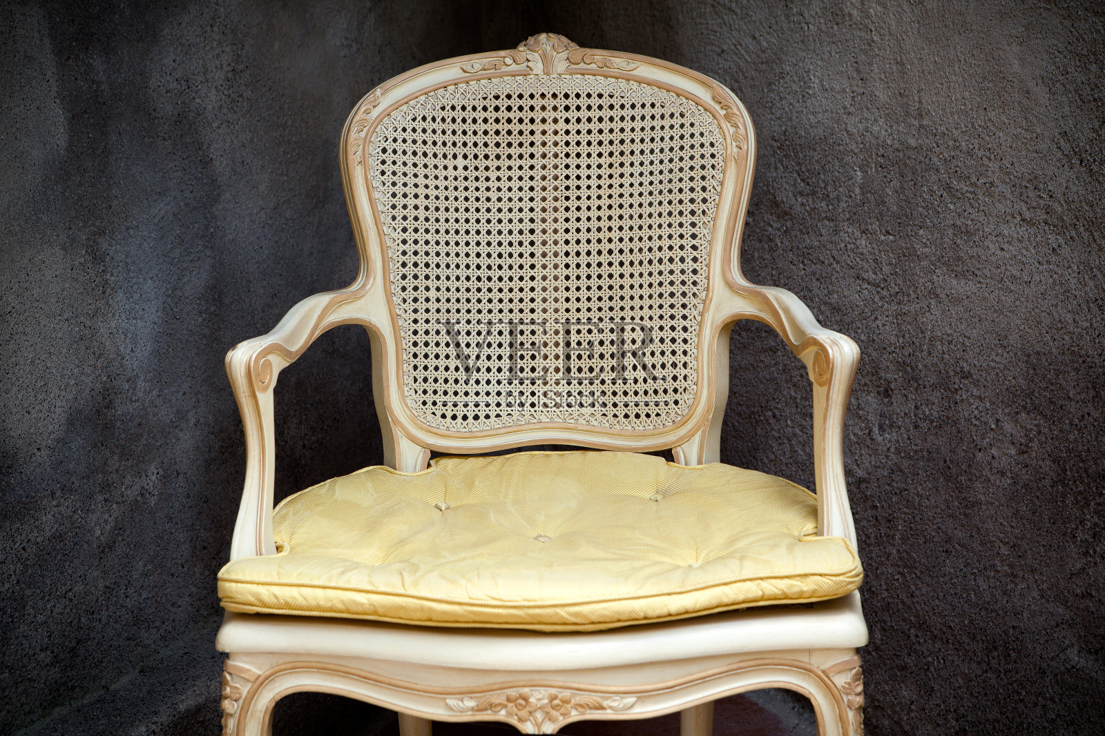 黄色的椅子照片摄影图片