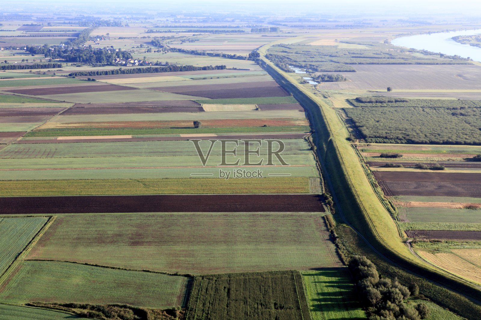 防洪堤的航拍照片照片摄影图片