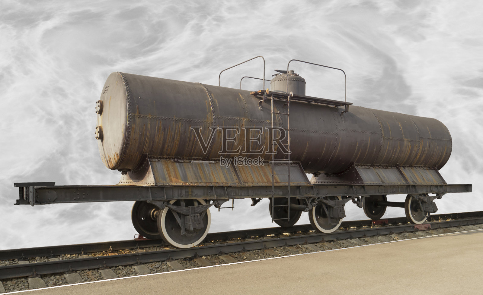 古代铁路水箱照片摄影图片