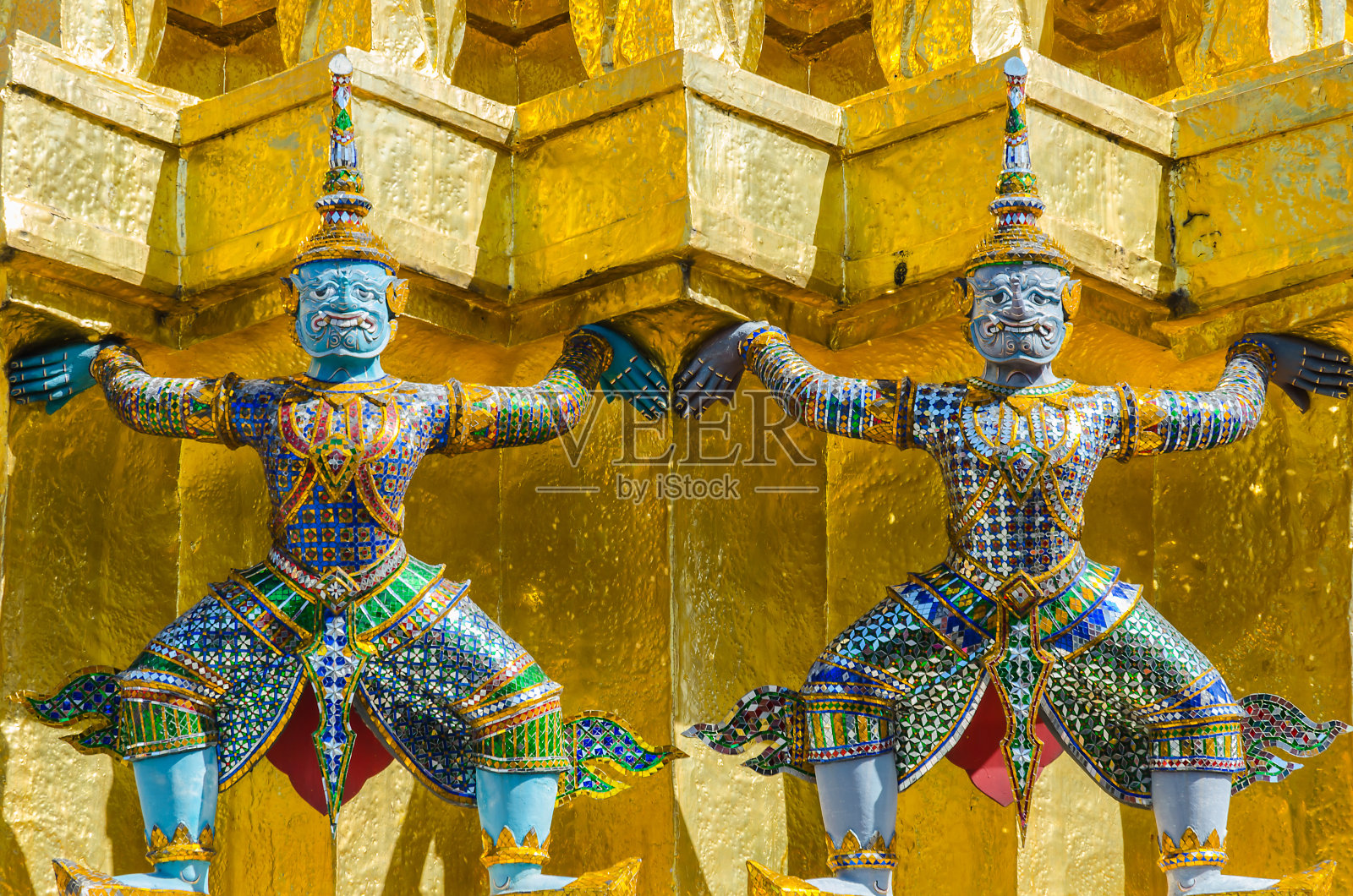 泰国曼谷玉佛寺的巨大守护者照片摄影图片