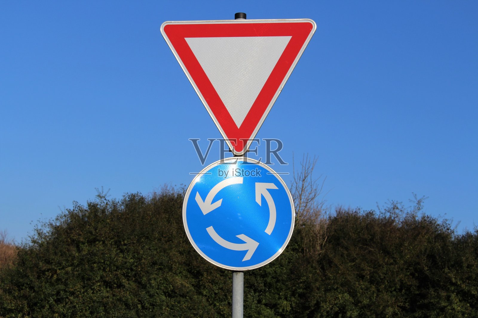 一个交通标志的图像照片摄影图片