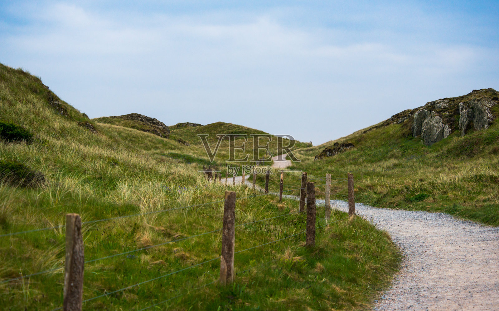 通往Twr Mawr灯塔的小径照片摄影图片